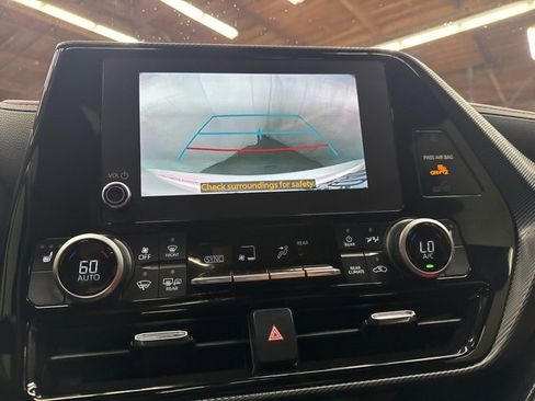 Used 2023 Toyota Highlander XSE image 19