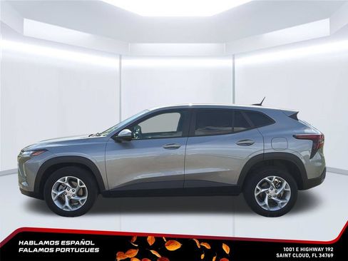 Certified 2024 Chevrolet Trax LS w/ LS Convenience Package FWD image 3