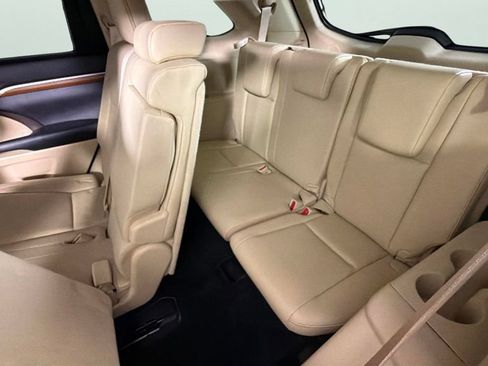 Used 2019 Toyota Highlander Limited FWD image 29