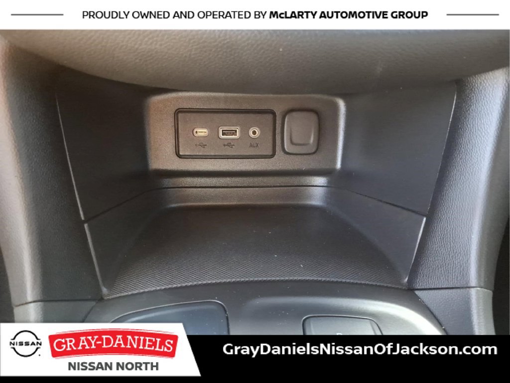 Used 2023 Chevrolet Equinox RS FWD image 20