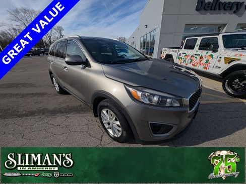 Used 2016 Kia Sorento LX w/ LX Convenience Package image 1