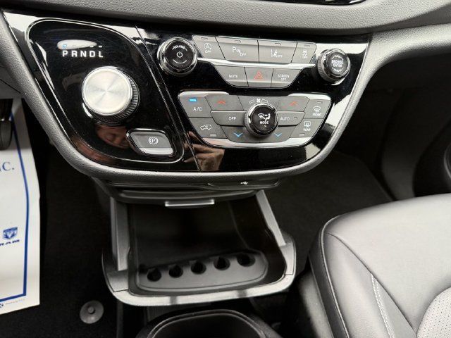 Used 2026 Chrysler Pacifica Select FWD image 28