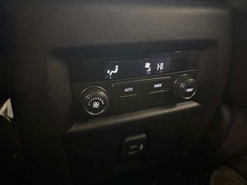 Used 2020 Chevrolet Traverse LT w/ Driver Confidence II Package image 20