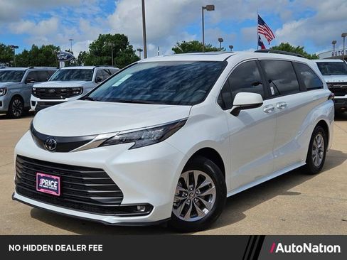 Used 2026 Toyota Sienna XLE FWD image 1
