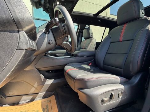 Used 2026 Chevrolet Traverse RS w/ LPO, Floor Liner Package AWD/4WD image 10