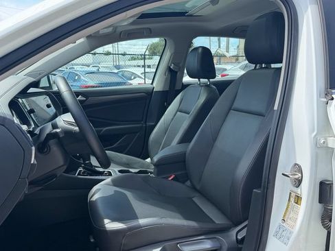 Used 2019 Volkswagen Jetta SEL w/ Cold Weather Package FWD image 9