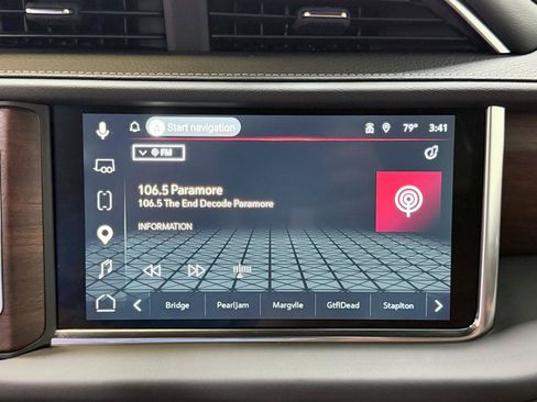 Used 2024 GMC Yukon Denali Ultimate AWD/4WD image 11