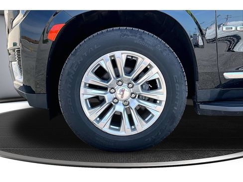 Used 2022 GMC Yukon XL Denali AWD/4WD image 53