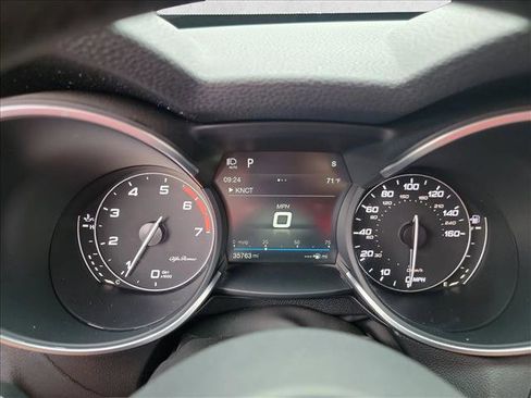 Used 2018 Alfa Romeo Stelvio Sport w/ Cold Weather Package image 18