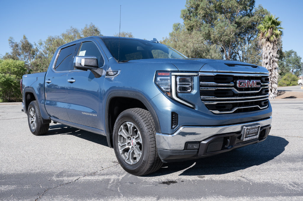Used 2024 GMC Sierra 1500 SLT AWD/4WD image 1