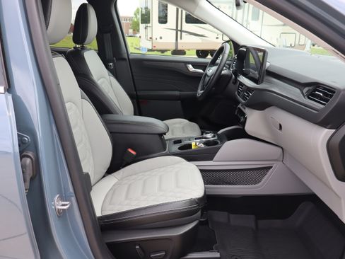 Used 2023 Ford Escape SE w/ PHEV Premium Package FWD image 13