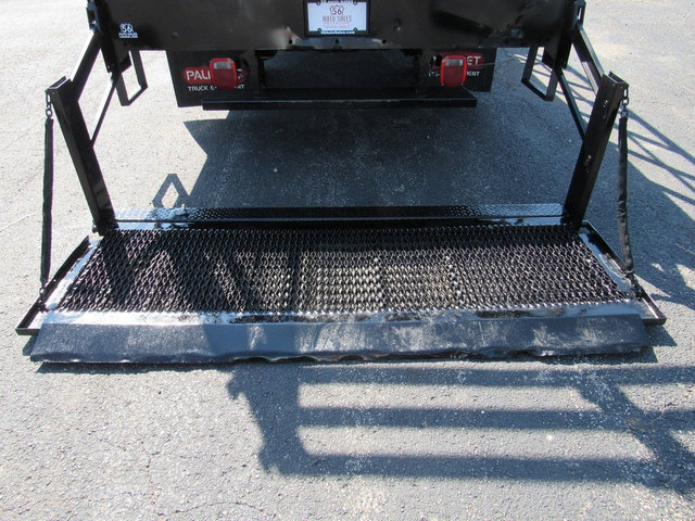 Used 2017 Ford F550 2WD Regular Cab Super Duty image 20