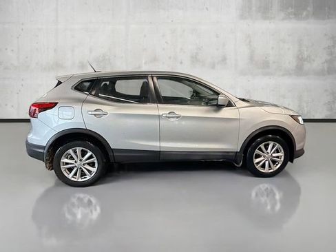 Used 2017 Nissan Rogue Sport S w/ S Appearance Package image 4