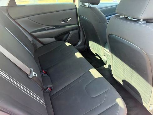Used 2022 Hyundai Elantra SEL w/ Convenience Package FWD image 29