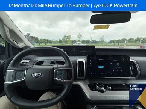 Used 2025 Ford Expedition Active AWD/4WD image 38