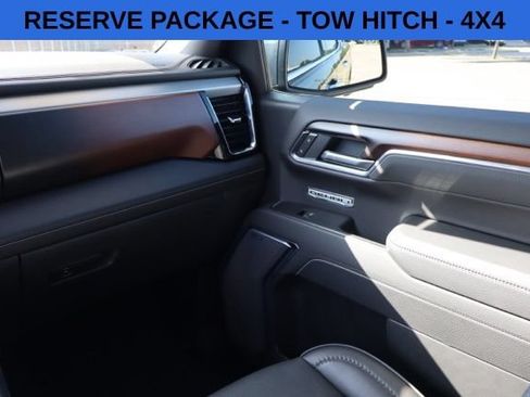 Used 2025 GMC Sierra 1500 Denali w/ Denali Reserve Package AWD/4WD image 9