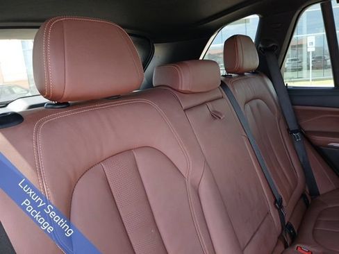 Used 2022 BMW X5 sDrive40i w/ Luxury Seating Package RWD image 13