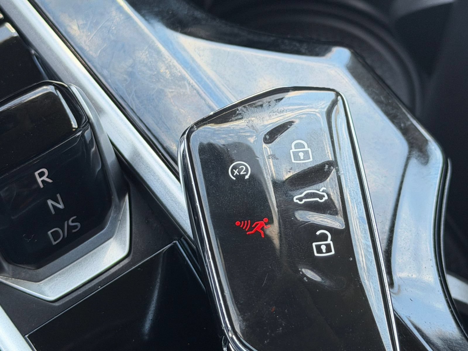 Used 2026 Volkswagen Atlas SE FWD image 26