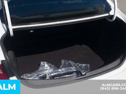 Used 2024 Chevrolet Malibu LT FWD image 8