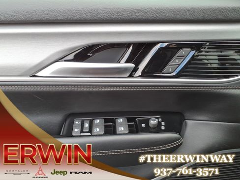 New 2026 Jeep Grand Wagoneer L Limited w/ Convenience Group I AWD/4WD image 9