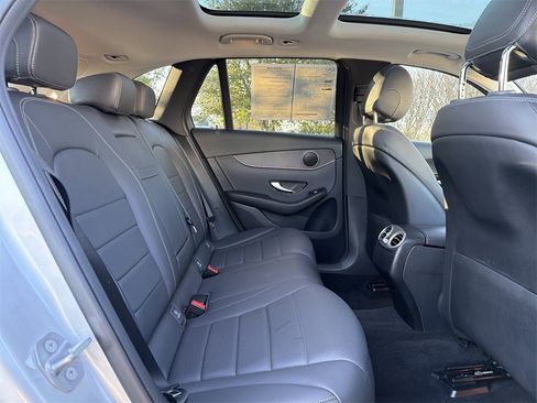 Used 2020 Mercedes-Benz GLC 300 4MATIC image 17