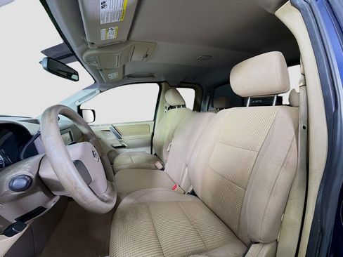 Used 2010 Nissan Titan SE image 13