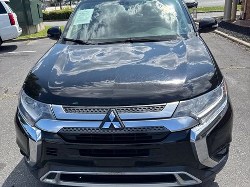 Used 2019 Mitsubishi Outlander SEL FWD image 2