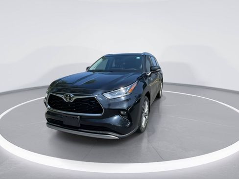 Used 2021 Toyota Highlander Platinum AWD/4WD image 4