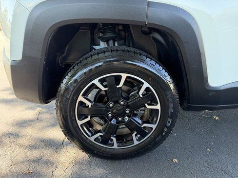 Certified 2023 Jeep Renegade Latitude w/ Sun/Sound Group AWD/4WD image 43