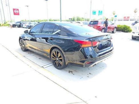 Used 2022 Nissan Altima 2.5 SR w/ Midnight Edition Package FWD image 6