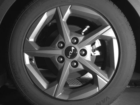 Used 2025 Kia K4 FWD image 14