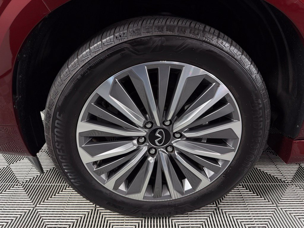 Used 2025 INFINITI QX80 Luxe RWD image 11
