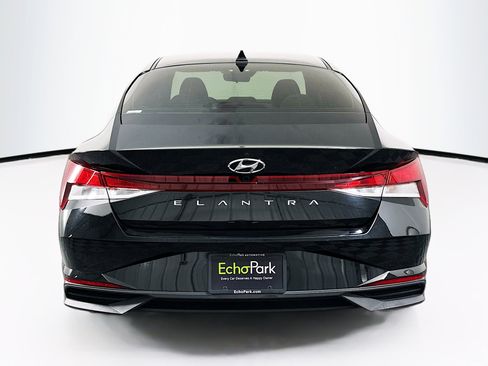 Used 2023 Hyundai Elantra SEL w/ Convenience Package FWD image 7