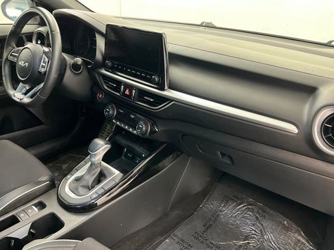 Used 2024 Kia Forte GT-Line w/ GT-Line Premium Package image 24