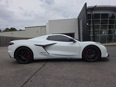 Used 2024 Chevrolet Corvette Z06 image 6