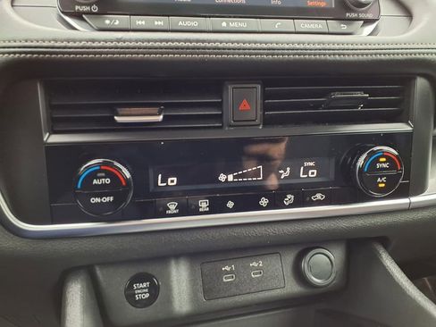 Certified 2024 Nissan Rogue SV AWD/4WD image 8