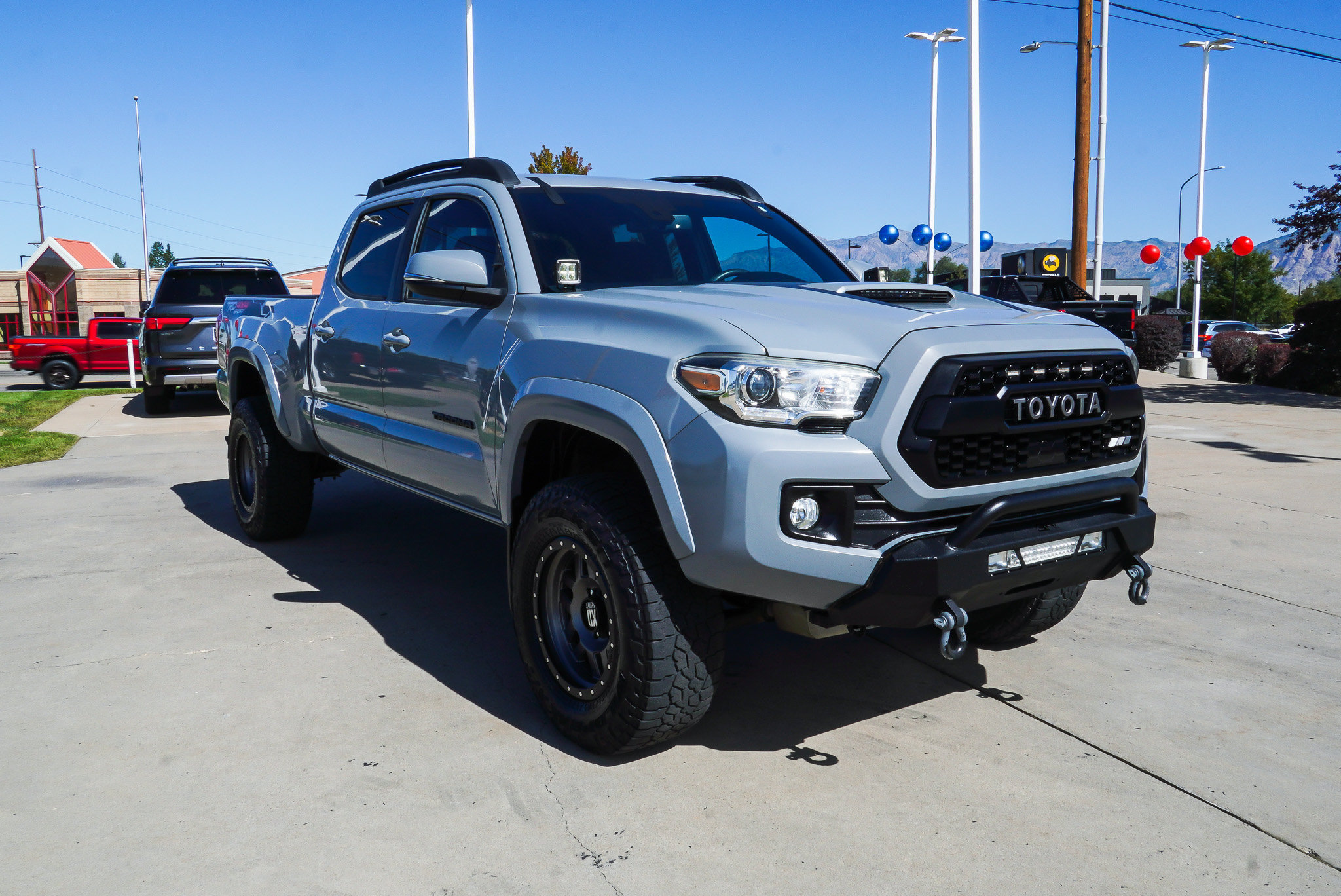 Certified 2018 Toyota Tacoma TRD Sport w/ Technology Package AWD/4WD image 2