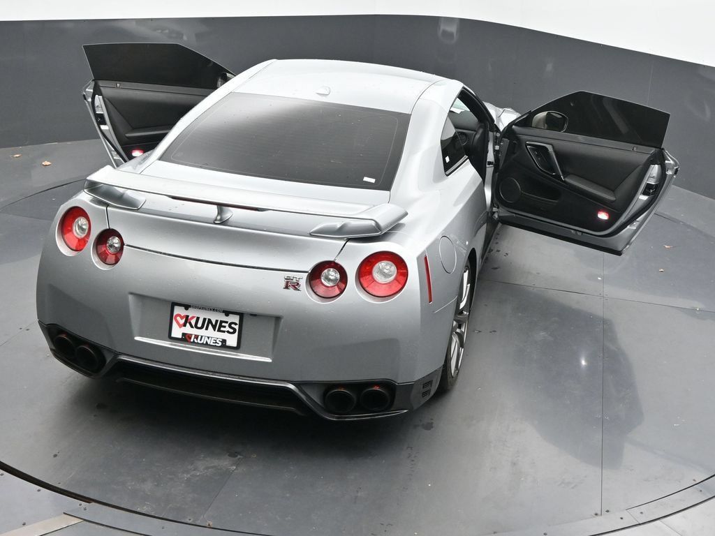 Used 2012 Nissan GT-R Premium AWD/4WD image 65
