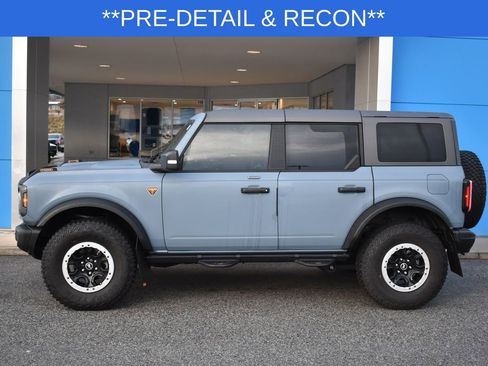 Used 2023 Ford Bronco Badlands image 2
