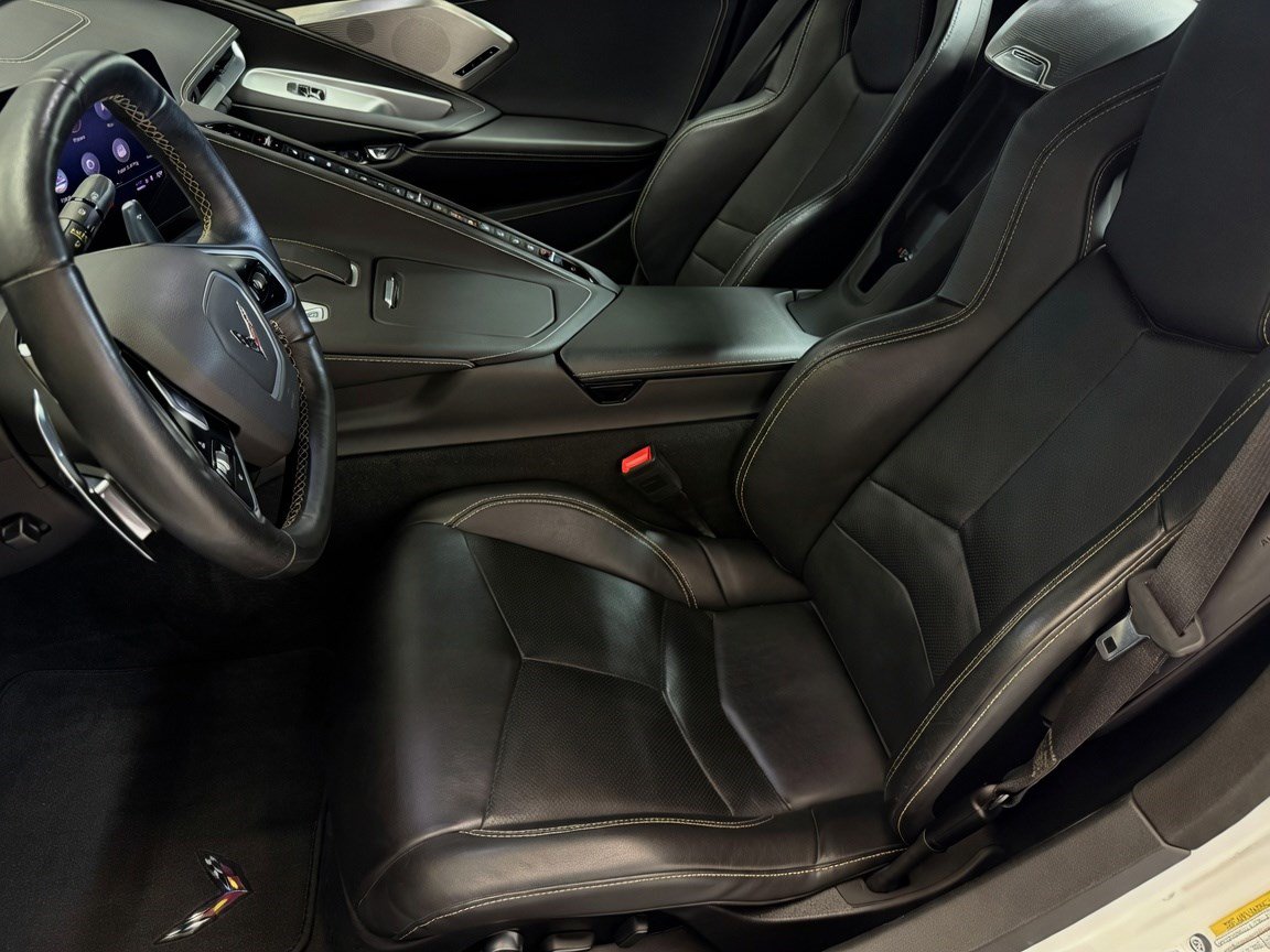 Used 2021 Chevrolet Corvette Stingray Preferred Conv w/ Z51 Performance Package RWD image 11