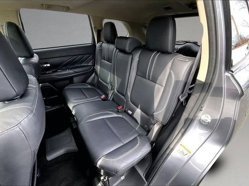 Used 2018 Mitsubishi Outlander GT image 21