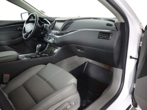 Used 2015 Chevrolet Impala LT FWD image 43