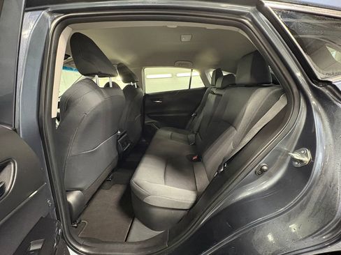 Used 2022 Toyota Venza LE image 25