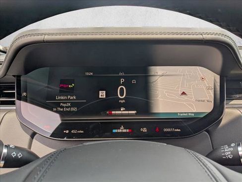 New 2025 Land Rover Range Rover Long Wheelbase SE image 11