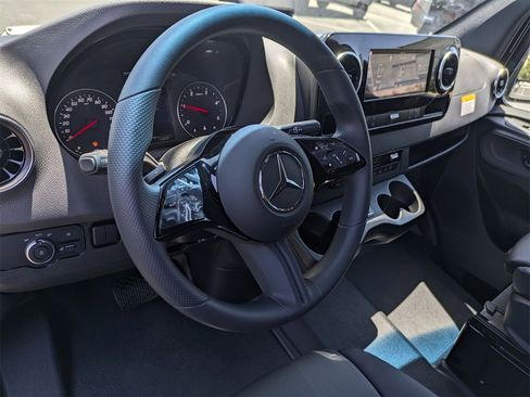 New 2025 Mercedes-Benz Sprinter 2500 image 5