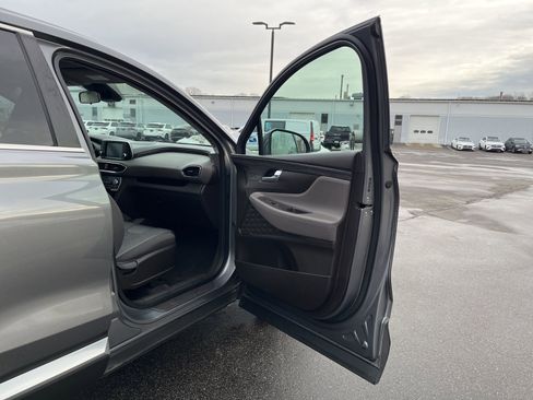 Used 2019 Hyundai Santa Fe SE image 19