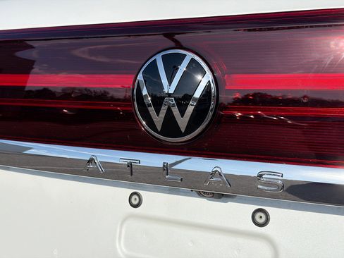 Used 2026 Volkswagen Atlas Cross Sport SE image 11