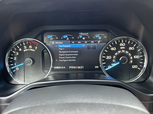 Used 2015 Ford F150 Platinum w/ Equipment Group 701A Luxury AWD/4WD image 46