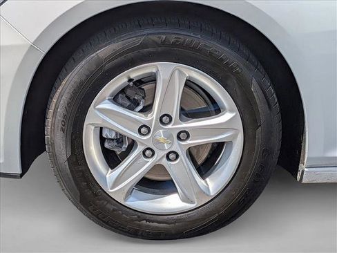 Used 2022 Chevrolet Malibu LT FWD image 23