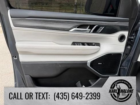 Used 2023 Jeep Wagoneer L Series III w/ Premium Group I AWD/4WD image 12